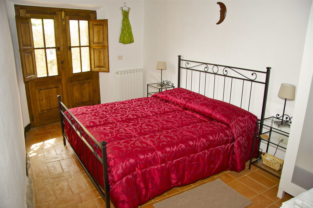 In Toscana Camere มอนติคเคียโล ภายนอก รูปภาพ